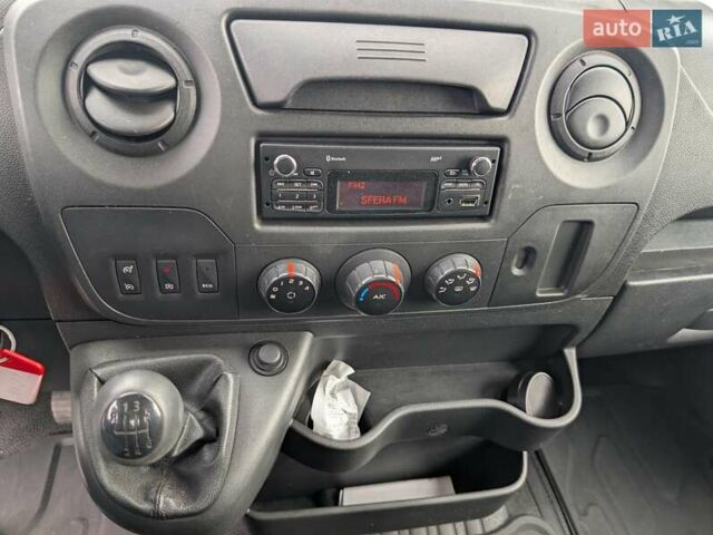 Білий Рено Мастєр, об'ємом двигуна 2.3 л та пробігом 178 тис. км за 19850 $, фото 17 на Automoto.ua
