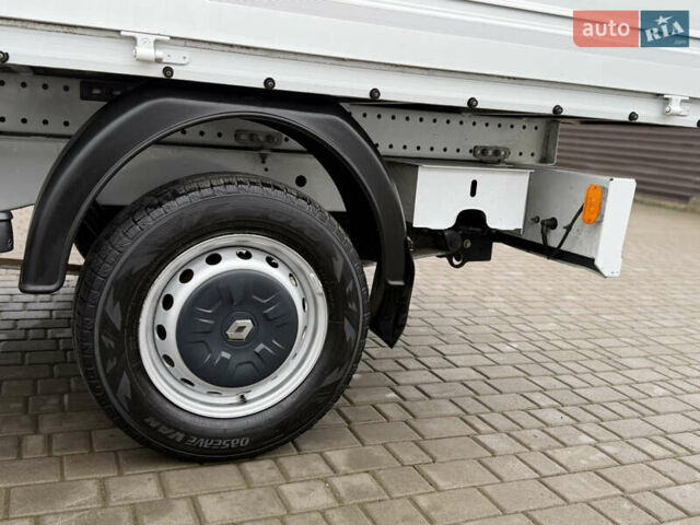 Белый Рено Мастер, объемом двигателя 2.3 л и пробегом 189 тыс. км за 21300 $, фото 14 на Automoto.ua