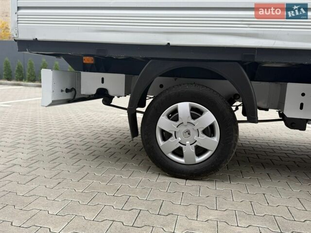 Белый Рено Мастер, объемом двигателя 2.3 л и пробегом 235 тыс. км за 24700 $, фото 23 на Automoto.ua