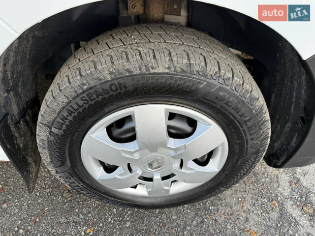 Белый Рено Мастер, объемом двигателя 0 л и пробегом 239 тыс. км за 23200 $, фото 84 на Automoto.ua