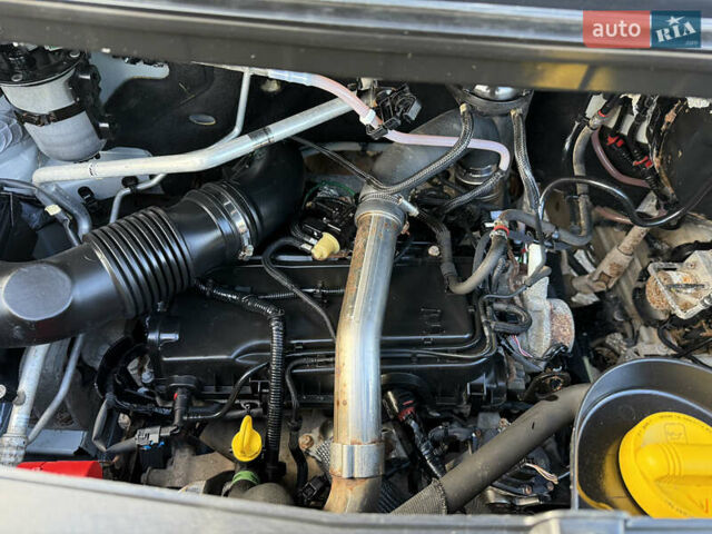 Белый Рено Мастер, объемом двигателя 0 л и пробегом 239 тыс. км за 23200 $, фото 61 на Automoto.ua