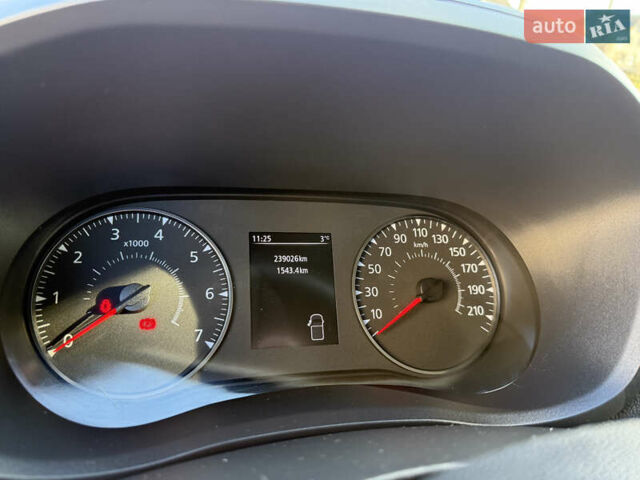 Белый Рено Мастер, объемом двигателя 0 л и пробегом 239 тыс. км за 23200 $, фото 35 на Automoto.ua