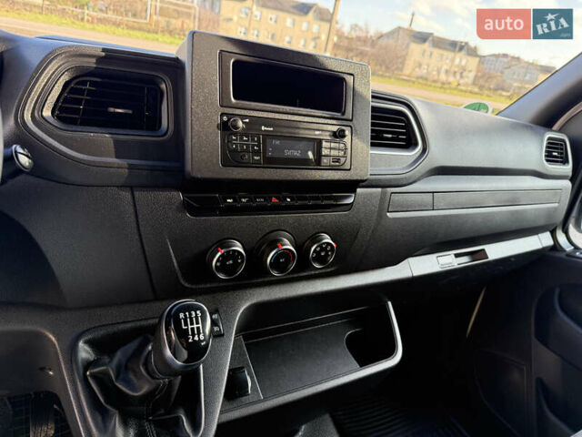 Белый Рено Мастер, объемом двигателя 0 л и пробегом 239 тыс. км за 23200 $, фото 36 на Automoto.ua