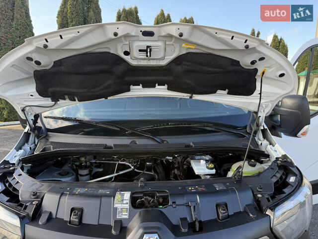 Белый Рено Мастер, объемом двигателя 0 л и пробегом 239 тыс. км за 23200 $, фото 57 на Automoto.ua