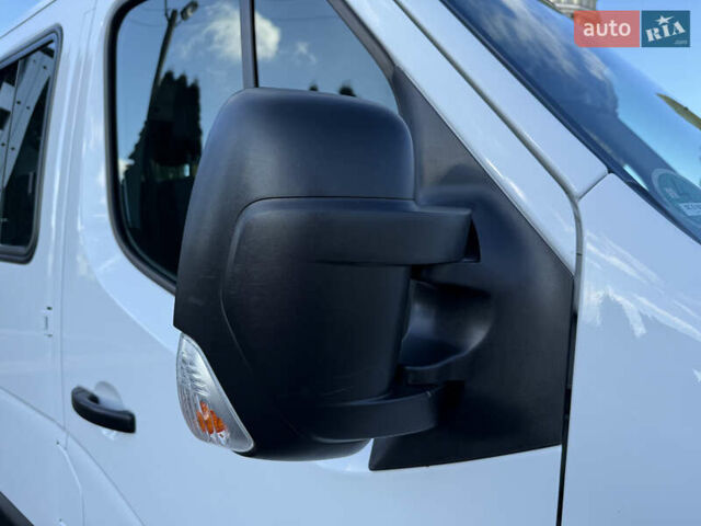 Белый Рено Мастер, объемом двигателя 0 л и пробегом 239 тыс. км за 23200 $, фото 19 на Automoto.ua