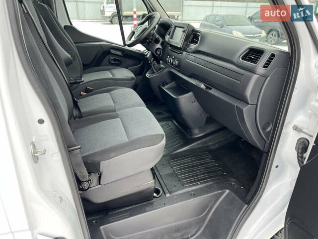 Білий Рено Мастєр, об'ємом двигуна 2.3 л та пробігом 104 тис. км за 21800 $, фото 23 на Automoto.ua