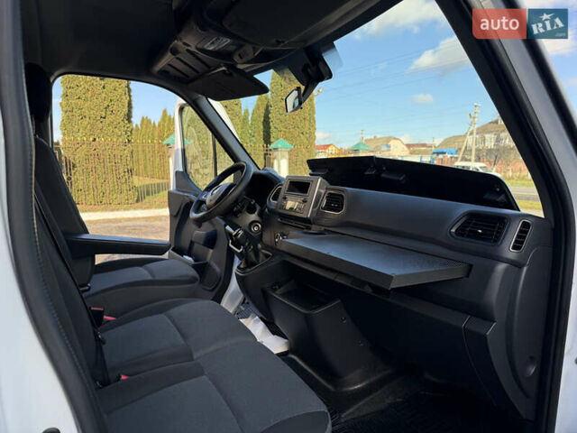 Белый Рено Мастер, объемом двигателя 0 л и пробегом 239 тыс. км за 23200 $, фото 40 на Automoto.ua