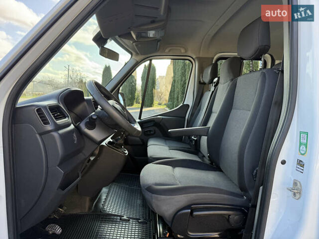 Белый Рено Мастер, объемом двигателя 0 л и пробегом 239 тыс. км за 23200 $, фото 31 на Automoto.ua