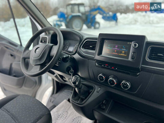 Белый Рено Мастер, объемом двигателя 0 л и пробегом 171 тыс. км за 23700 $, фото 60 на Automoto.ua