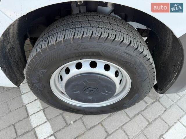 Білий Рено Мастєр, об'ємом двигуна 0 л та пробігом 260 тис. км за 21900 $, фото 48 на Automoto.ua