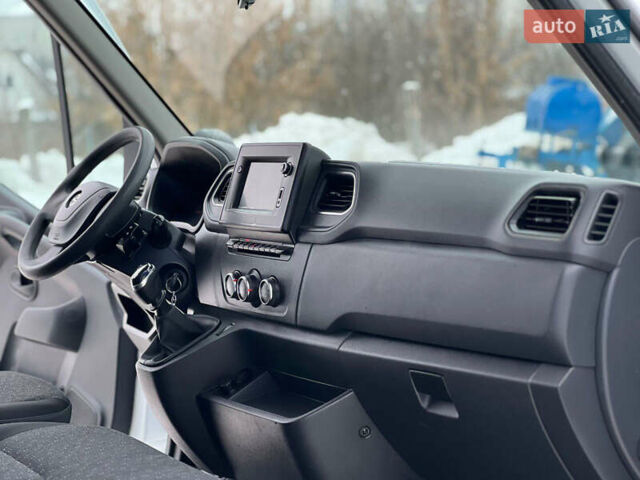 Белый Рено Мастер, объемом двигателя 0 л и пробегом 171 тыс. км за 23700 $, фото 39 на Automoto.ua