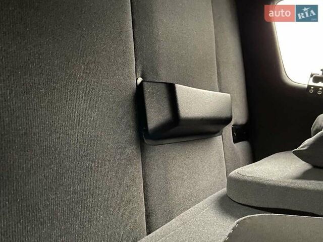 Белый Рено Мастер, объемом двигателя 2.3 л и пробегом 280 тыс. км за 20999 $, фото 16 на Automoto.ua