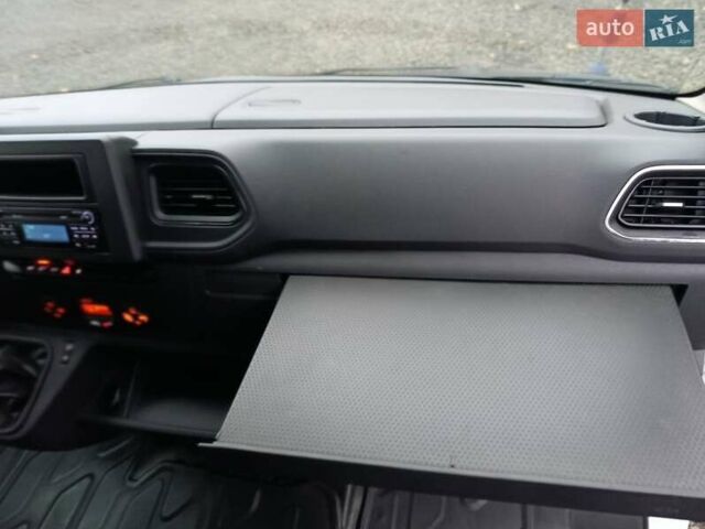 Білий Рено Мастєр, об'ємом двигуна 2.3 л та пробігом 267 тис. км за 19999 $, фото 25 на Automoto.ua