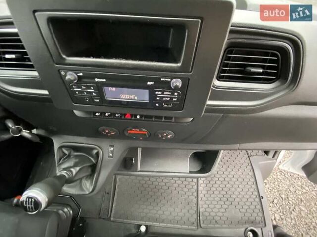 Белый Рено Мастер, объемом двигателя 2.3 л и пробегом 280 тыс. км за 20999 $, фото 12 на Automoto.ua