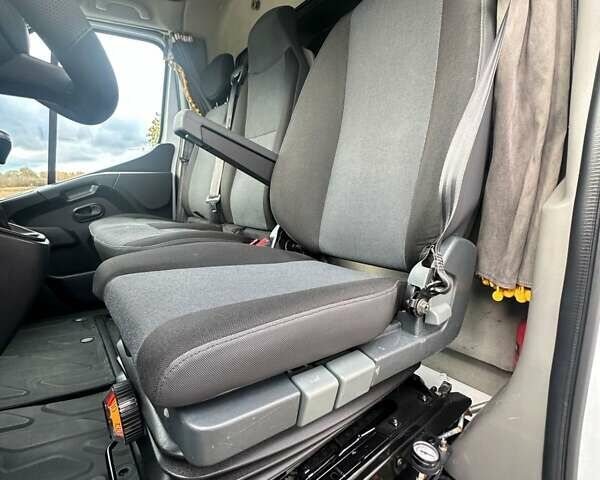 Білий Рено Мастєр, об'ємом двигуна 2.3 л та пробігом 277 тис. км за 22777 $, фото 21 на Automoto.ua