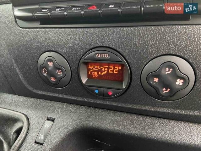 Белый Рено Мастер, объемом двигателя 2.3 л и пробегом 280 тыс. км за 20999 $, фото 18 на Automoto.ua