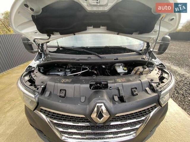 Білий Рено Мастєр, об'ємом двигуна 2.3 л та пробігом 280 тис. км за 22899 $, фото 18 на Automoto.ua