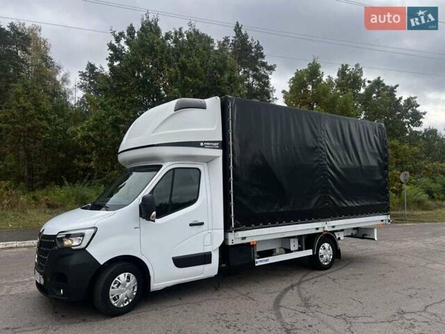 Белый Рено Мастер, объемом двигателя 2.3 л и пробегом 267 тыс. км за 20997 $, фото 5 на Automoto.ua