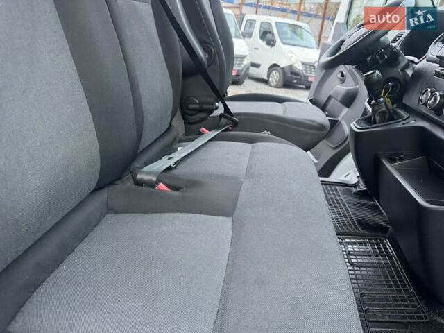 Белый Рено Мастер, объемом двигателя 0 л и пробегом 185 тыс. км за 28900 $, фото 36 на Automoto.ua