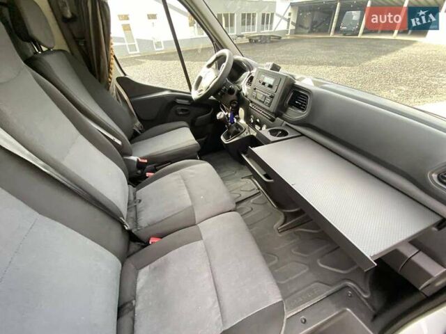 Білий Рено Мастєр, об'ємом двигуна 2.3 л та пробігом 280 тис. км за 22899 $, фото 37 на Automoto.ua