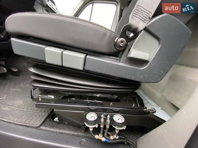 Белый Рено Мастер, объемом двигателя 2.3 л и пробегом 280 тыс. км за 20999 $, фото 22 на Automoto.ua