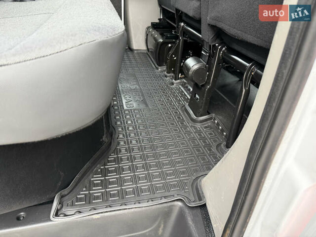 Білий Рено Мастєр, об'ємом двигуна 2.3 л та пробігом 33 тис. км за 30500 $, фото 40 на Automoto.ua