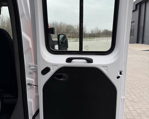 Білий Рено Мастєр, об'ємом двигуна 2.3 л та пробігом 33 тис. км за 30500 $, фото 42 на Automoto.ua