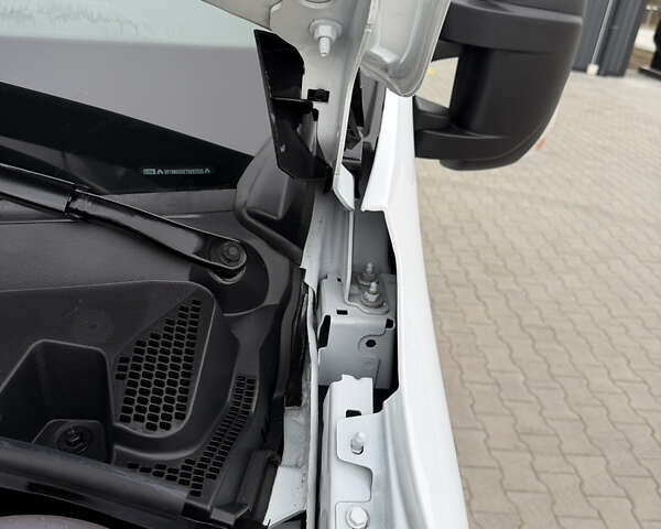 Білий Рено Мастєр, об'ємом двигуна 2.3 л та пробігом 33 тис. км за 30500 $, фото 64 на Automoto.ua