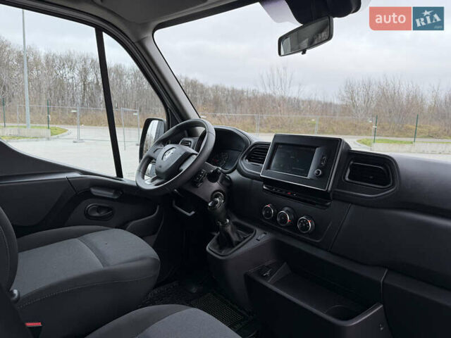 Білий Рено Мастєр, об'ємом двигуна 2.3 л та пробігом 33 тис. км за 30500 $, фото 61 на Automoto.ua