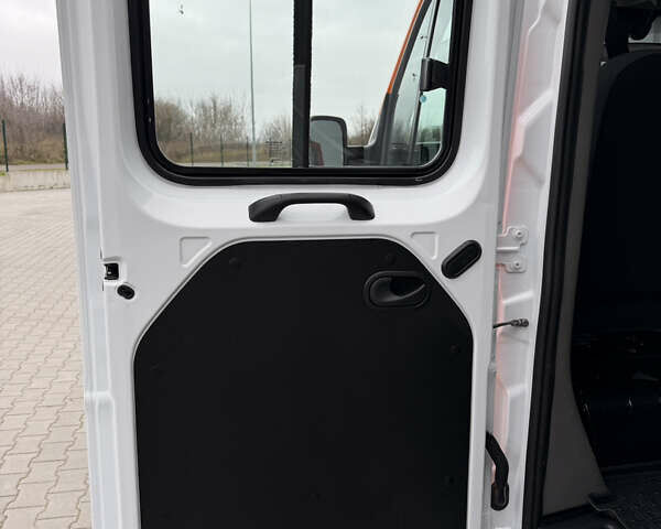 Білий Рено Мастєр, об'ємом двигуна 2.3 л та пробігом 33 тис. км за 30500 $, фото 37 на Automoto.ua