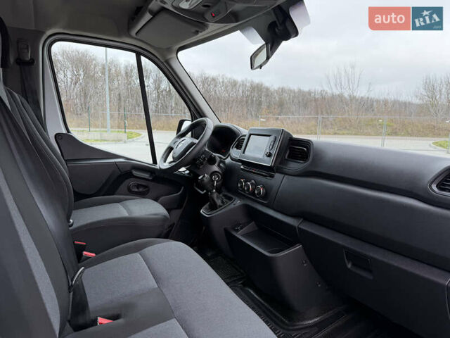 Білий Рено Мастєр, об'ємом двигуна 2.3 л та пробігом 33 тис. км за 30500 $, фото 56 на Automoto.ua