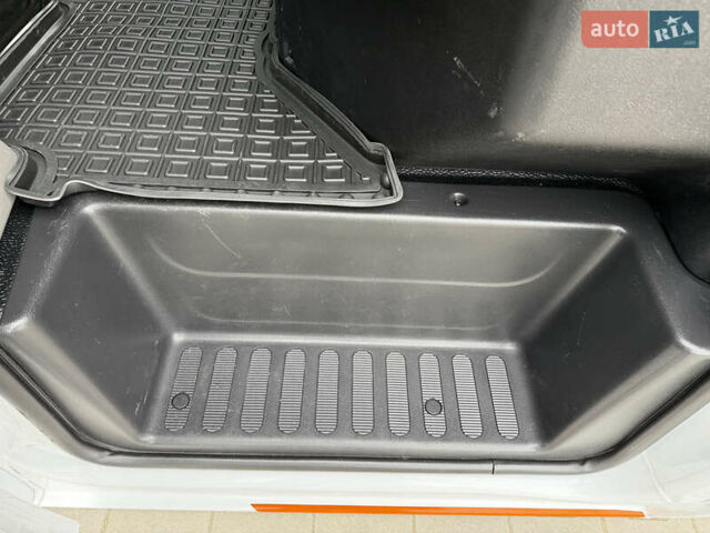 Білий Рено Мастєр, об'ємом двигуна 2.3 л та пробігом 33 тис. км за 30500 $, фото 33 на Automoto.ua