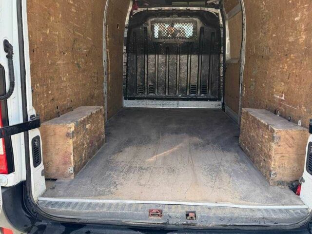 Белый Рено Мастер, объемом двигателя 2.3 л и пробегом 130 тыс. км за 13742 $, фото 4 на Automoto.ua