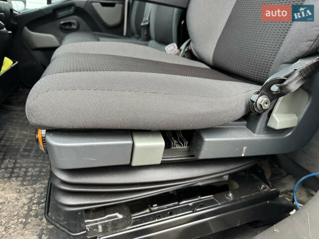 Білий Рено Мастєр, об'ємом двигуна 2.3 л та пробігом 360 тис. км за 14000 $, фото 18 на Automoto.ua