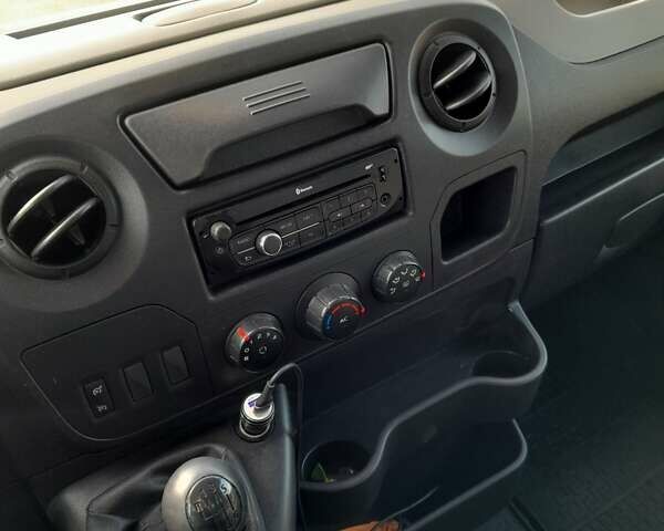 Белый Рено Мастер, объемом двигателя 2.3 л и пробегом 709 тыс. км за 14500 $, фото 20 на Automoto.ua