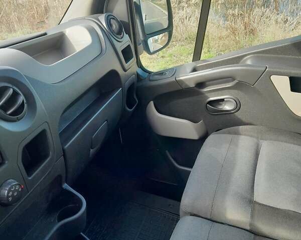 Белый Рено Мастер, объемом двигателя 2.3 л и пробегом 709 тыс. км за 14500 $, фото 19 на Automoto.ua