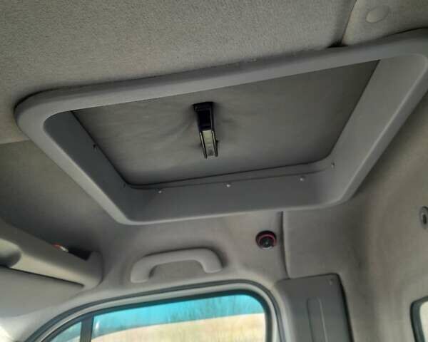 Белый Рено Мастер, объемом двигателя 2.3 л и пробегом 709 тыс. км за 14500 $, фото 16 на Automoto.ua