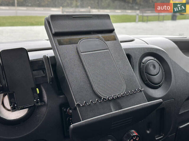 Белый Рено Мастер, объемом двигателя 2.3 л и пробегом 580 тыс. км за 15300 $, фото 9 на Automoto.ua