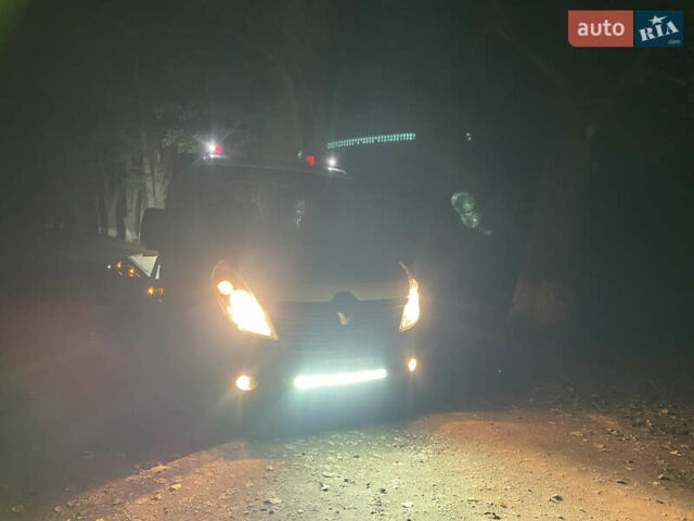 Белый Рено Мастер, объемом двигателя 2.3 л и пробегом 580 тыс. км за 15300 $, фото 48 на Automoto.ua