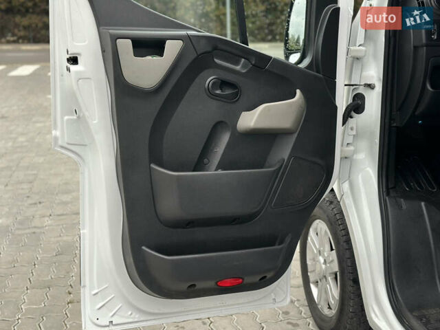 Белый Рено Мастер, объемом двигателя 2.3 л и пробегом 580 тыс. км за 15300 $, фото 21 на Automoto.ua