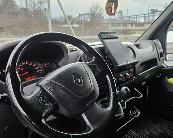 Белый Рено Мастер, объемом двигателя 2.3 л и пробегом 680 тыс. км за 14500 $, фото 4 на Automoto.ua