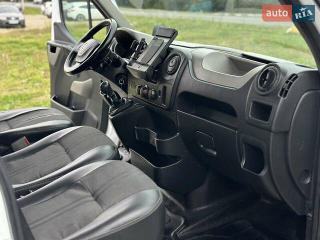 Белый Рено Мастер, объемом двигателя 2.3 л и пробегом 580 тыс. км за 15300 $, фото 7 на Automoto.ua