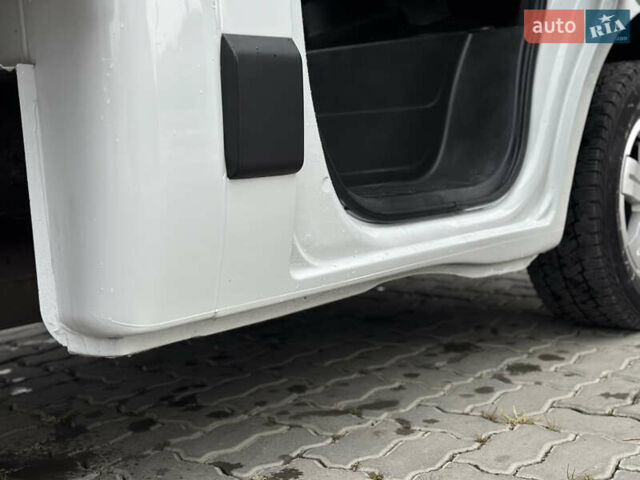 Белый Рено Мастер, объемом двигателя 2.3 л и пробегом 580 тыс. км за 15300 $, фото 12 на Automoto.ua