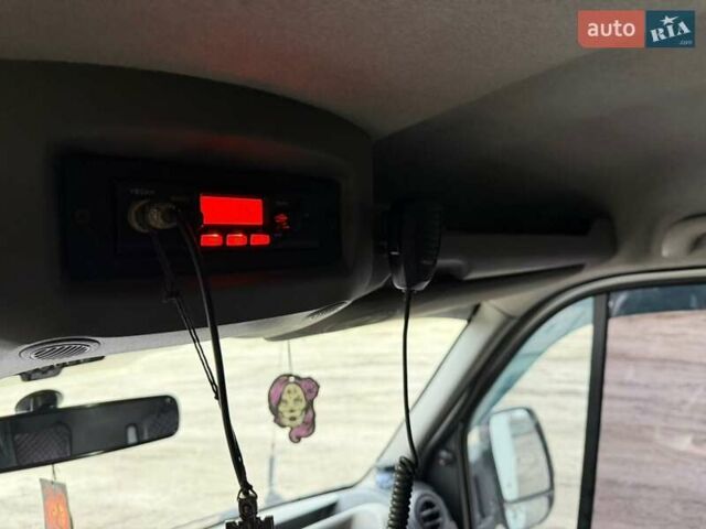 Белый Рено Мастер, объемом двигателя 2.3 л и пробегом 327 тыс. км за 25000 $, фото 7 на Automoto.ua