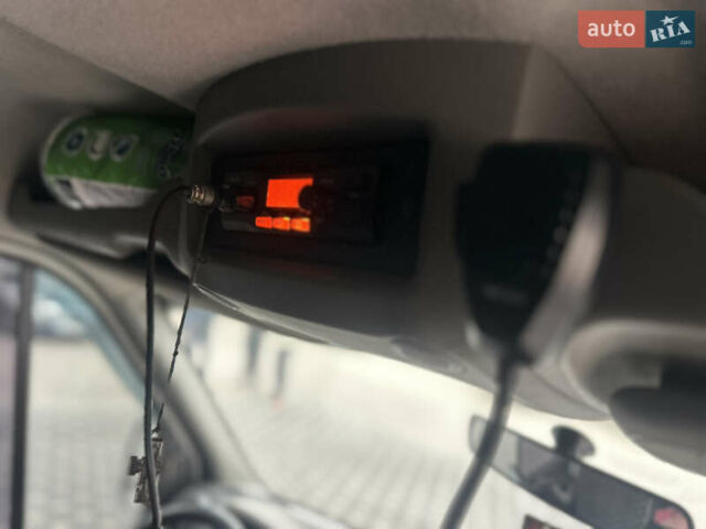 Белый Рено Мастер, объемом двигателя 2.3 л и пробегом 330 тыс. км за 25500 $, фото 9 на Automoto.ua
