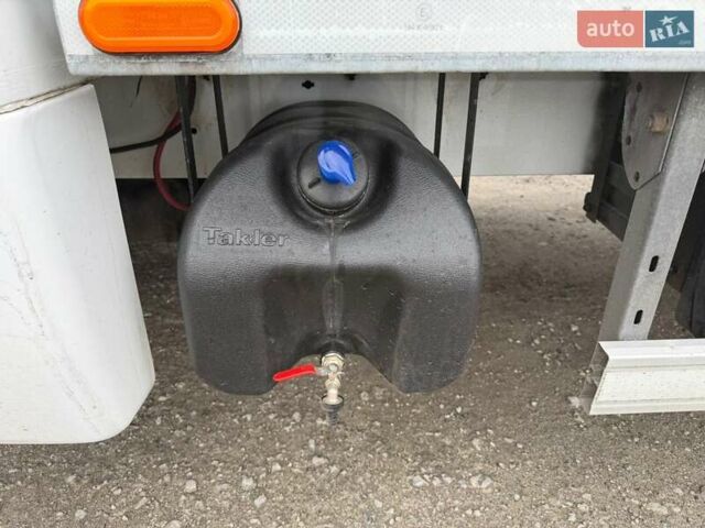 Белый Рено Мастер, объемом двигателя 2.3 л и пробегом 327 тыс. км за 25000 $, фото 21 на Automoto.ua