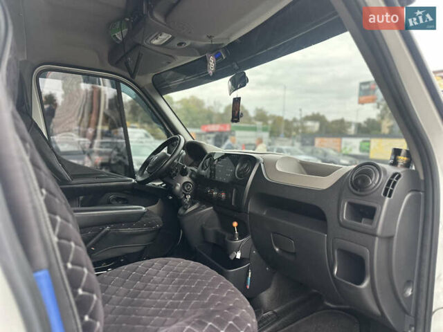 Белый Рено Мастер, объемом двигателя 2.3 л и пробегом 330 тыс. км за 25500 $, фото 7 на Automoto.ua