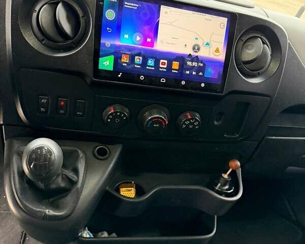 Белый Рено Мастер, объемом двигателя 2.3 л и пробегом 327 тыс. км за 25000 $, фото 4 на Automoto.ua