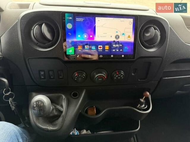 Белый Рено Мастер, объемом двигателя 2.3 л и пробегом 327 тыс. км за 25000 $, фото 14 на Automoto.ua