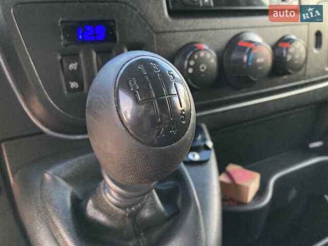 Белый Рено Мастер, объемом двигателя 2.3 л и пробегом 450 тыс. км за 17700 $, фото 40 на Automoto.ua